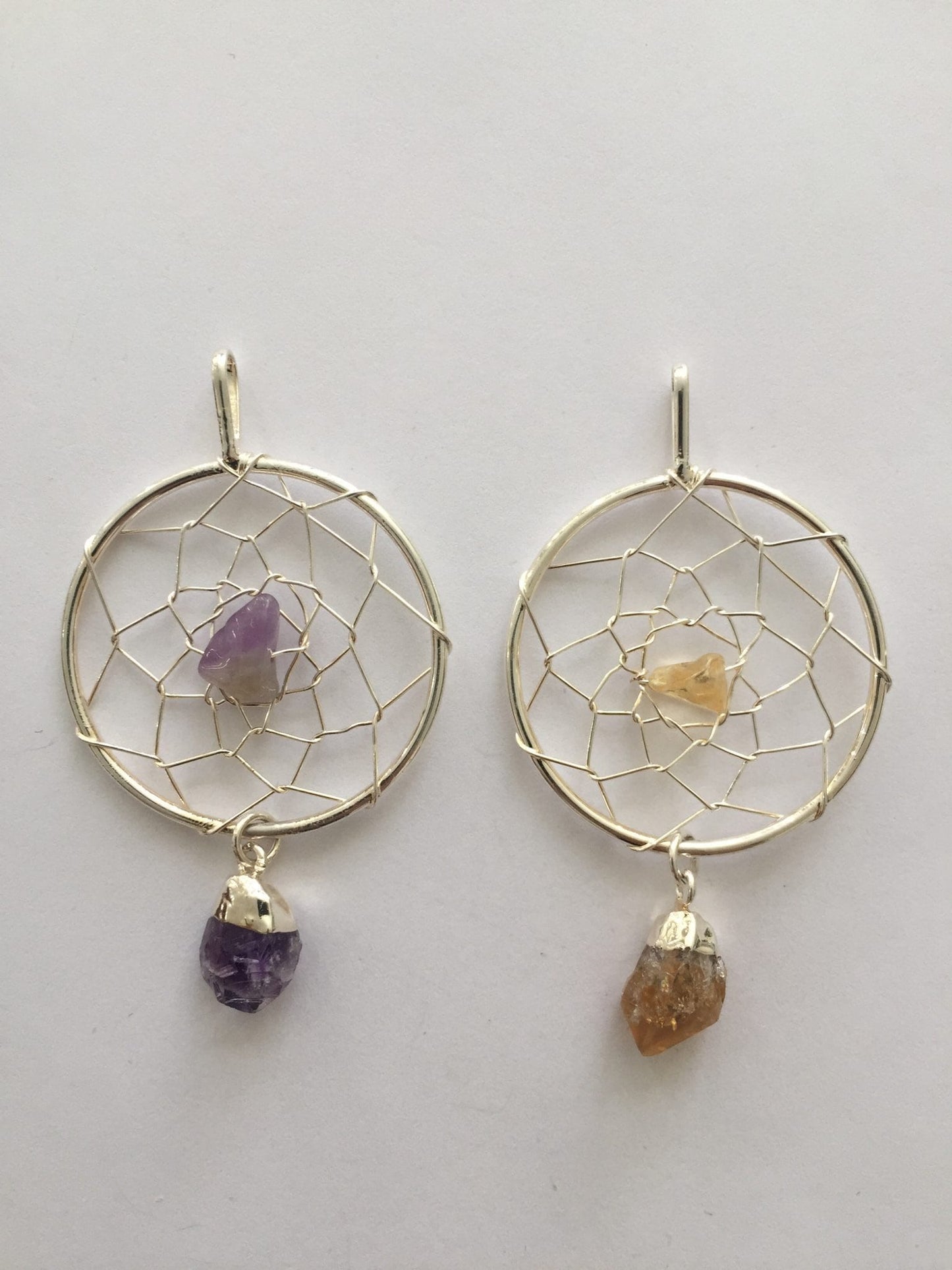 DREAM CATCHER PENDANT WITH DANGLE POINT