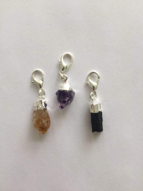 STONE POINT WITH LOBSTER CLASP