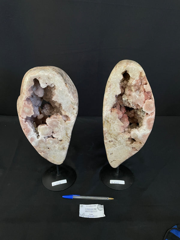 [PROMO LOT] Pink Amethyst Geode On Metal Base (6929) - 12,87 kg