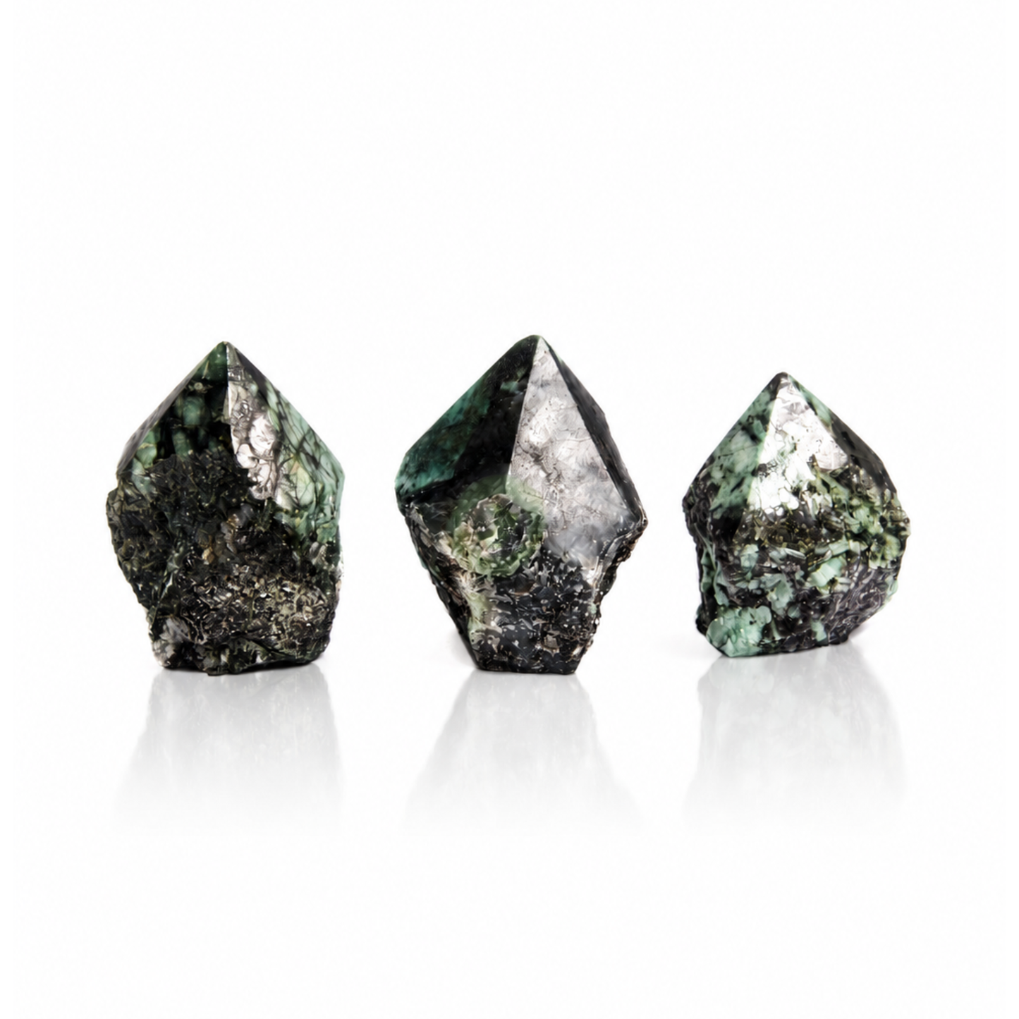 Emerald Top Polished Points (by Kg)
