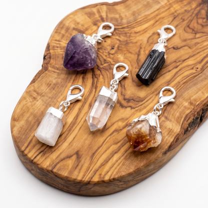 STONE POINT WITH LOBSTER CLASP