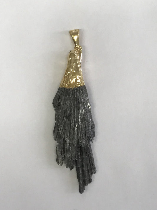 BLACK KYANITE